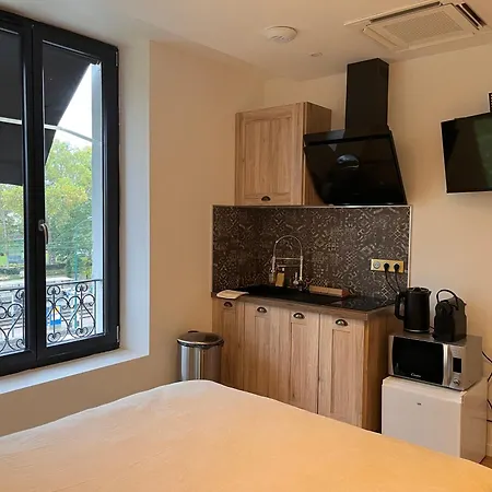 Aparthotel Hdg Gare De L'isle Adam Appart's 3*