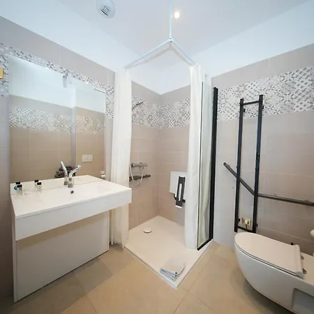 Aparthotel Hdg Gare De L'isle Adam Appart's 3*