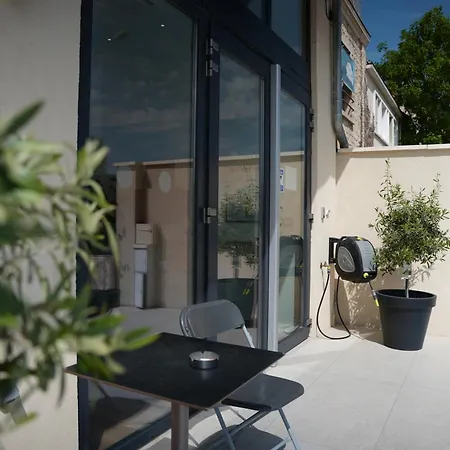 Aparthotel Hdg Gare De L'isle Adam Appart's 3*